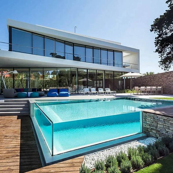 Akrilik havuz camı kullanılan lüks infinity pool projesi